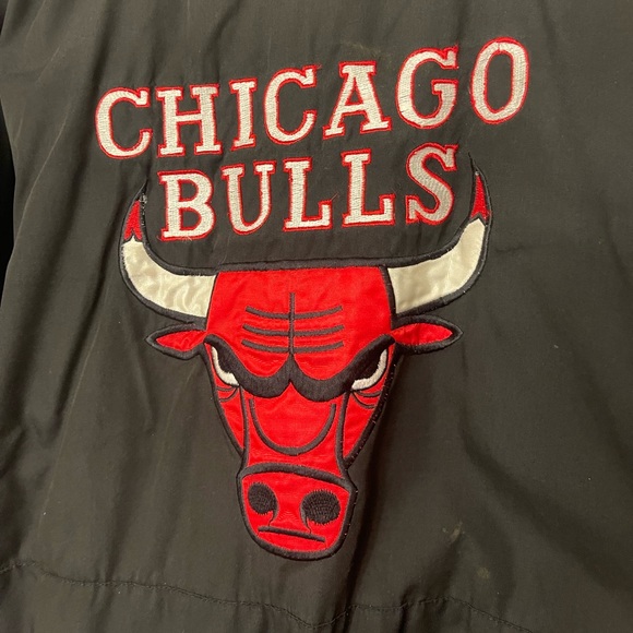 ✅Chicago Bulls Reversible Jacket 🧥🔥🐂🏀 - Picture 4 of 9